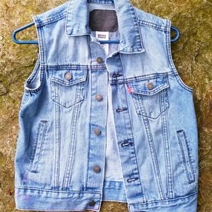 Levi's Denim Vest. Kids 8-10 Years SP